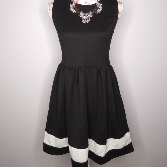 Black White Dress White Color Block Stripe Flare - Picture 4 of 14